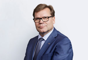 Kansanmaskeja myyvän Keskon jääjohtaja Helander